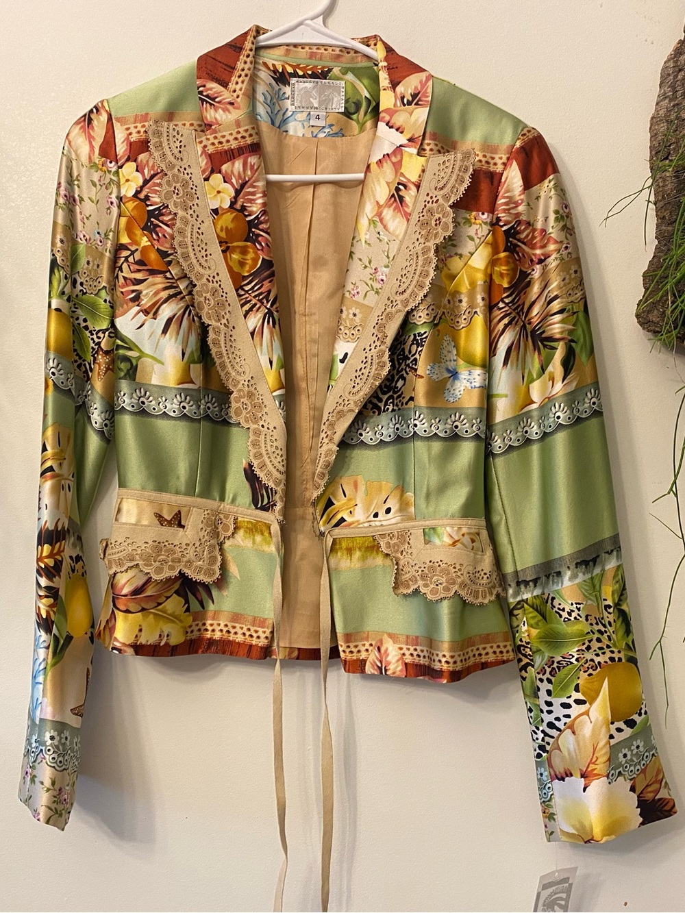 Alberto Makali 100% silk vintage floral jacket size 4 NWT